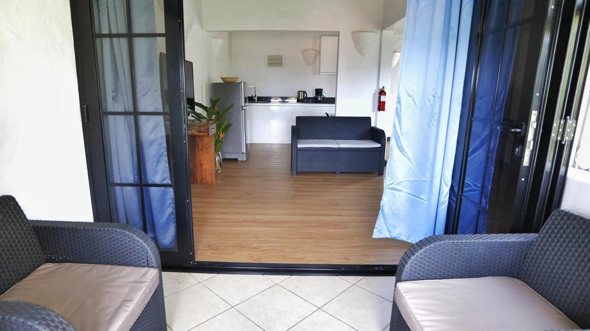 The Salty Palms Apartment Beau Vallon