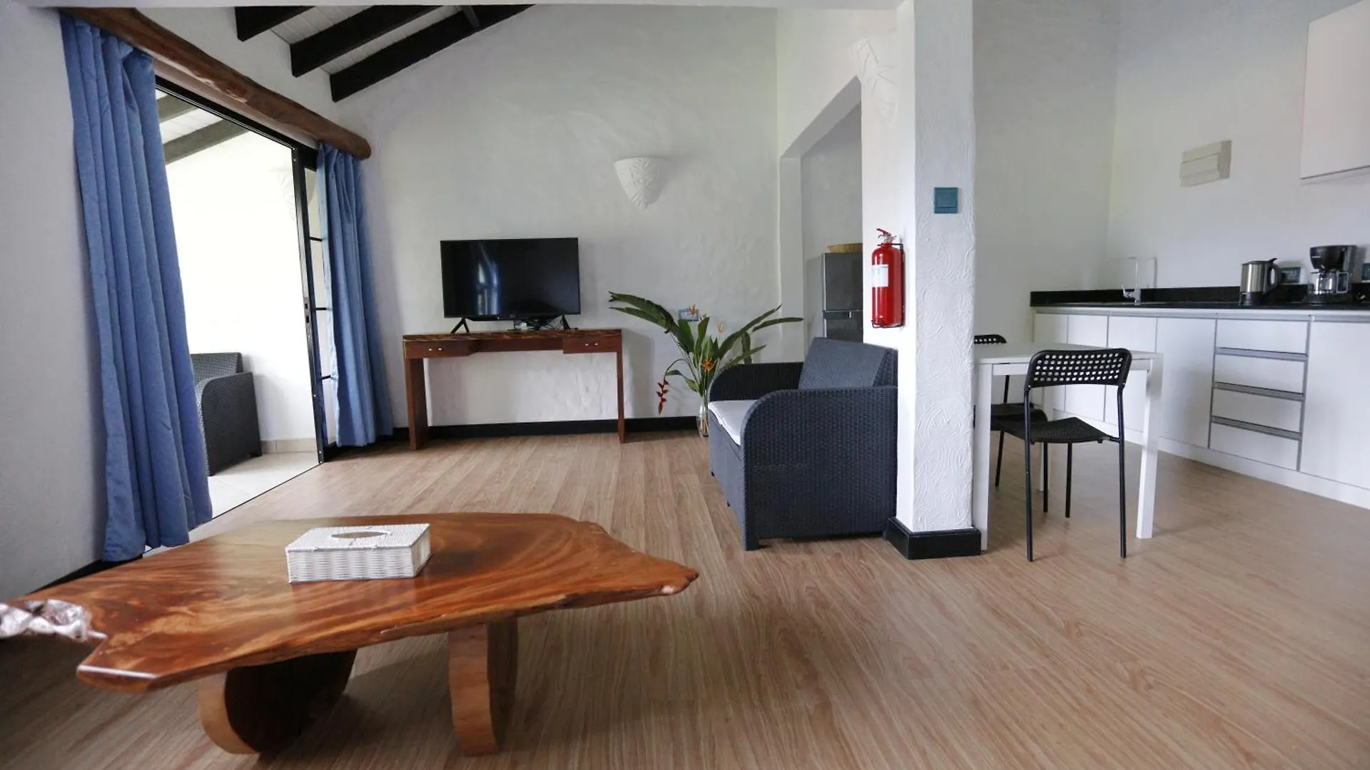 The Salty Palms Apartment Beau Vallon   Beau Vallon (Mahe)